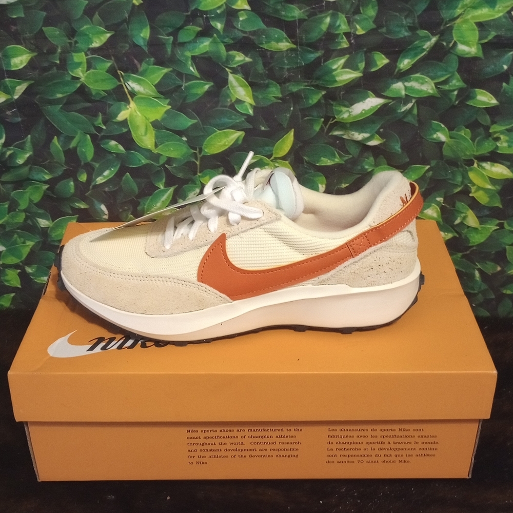 Nike waffle debut sneakers